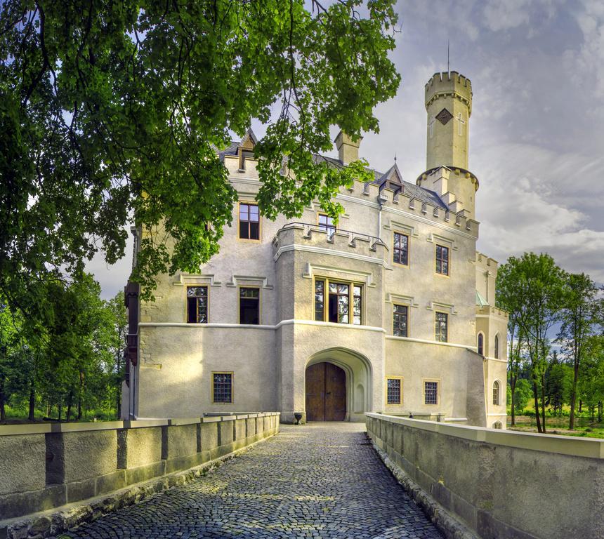 Zamek Karpniki Schloss Fischbach Lomnica  Bagian luar foto