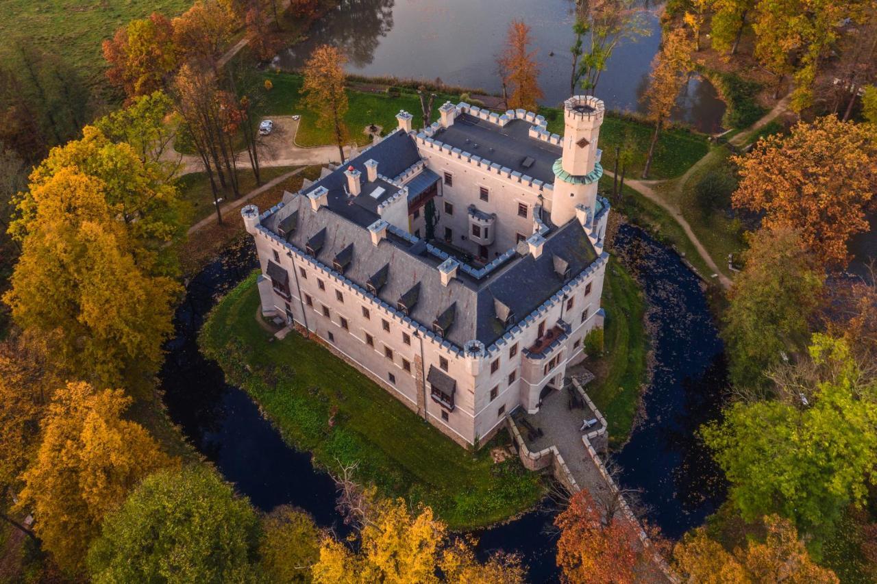 Zamek Karpniki Schloss Fischbach Lomnica  Bagian luar foto