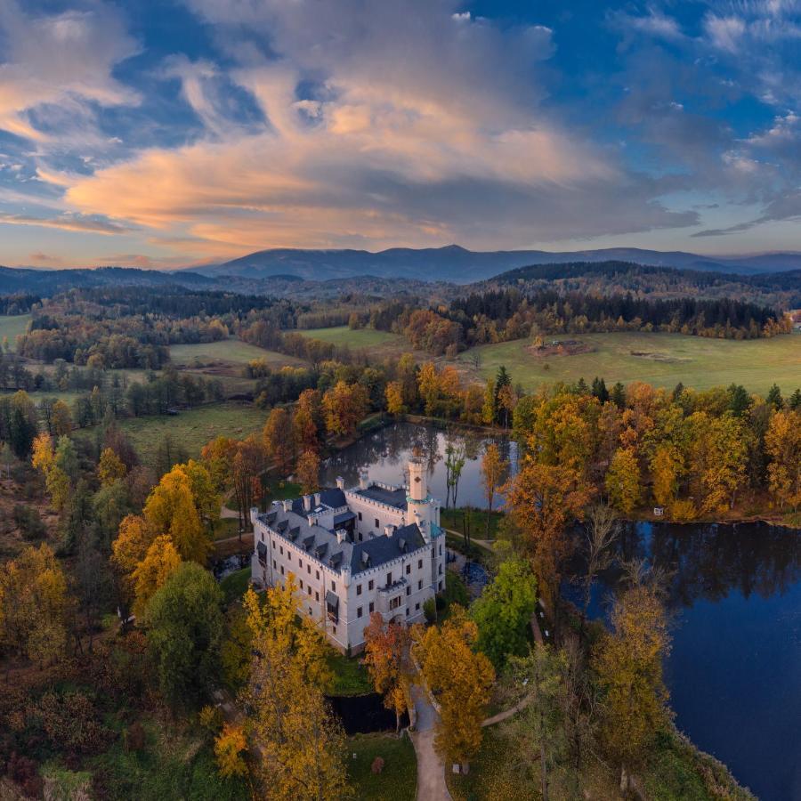 Zamek Karpniki Schloss Fischbach Lomnica  Bagian luar foto